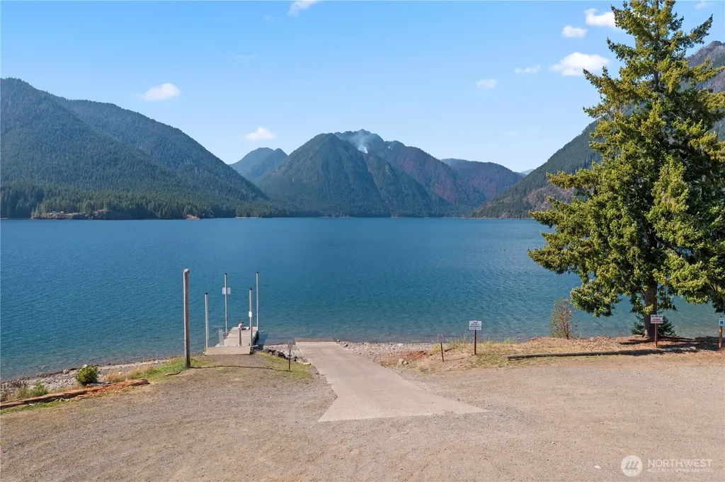 81 N Buckhorn Court Hoodsport WA 98548