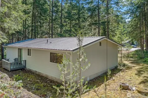 81 N Buckhorn Court Hoodsport WA 98548