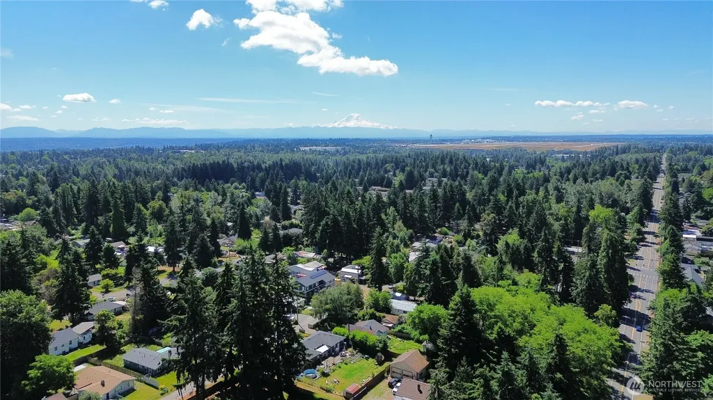 124 8th Avenue S Burien WA 98168