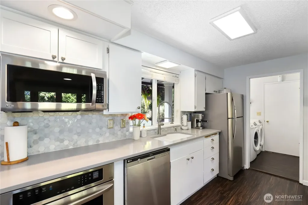 5121 Sunset Drive W University Place WA 98467