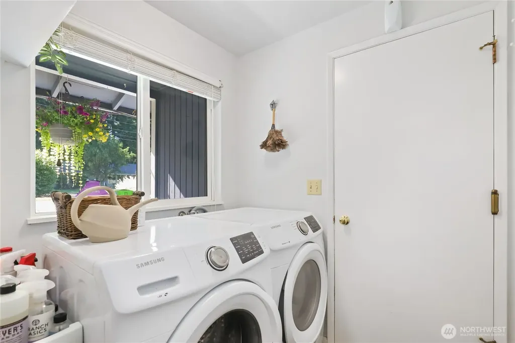 5121 Sunset Drive W University Place WA 98467