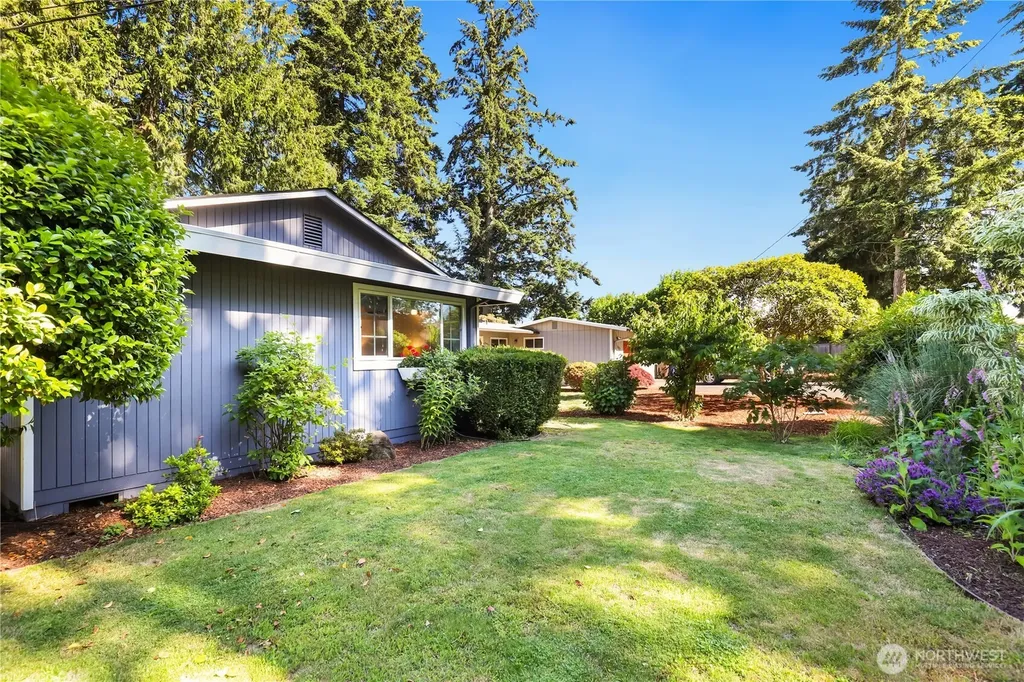 5121 Sunset Drive W University Place WA 98467