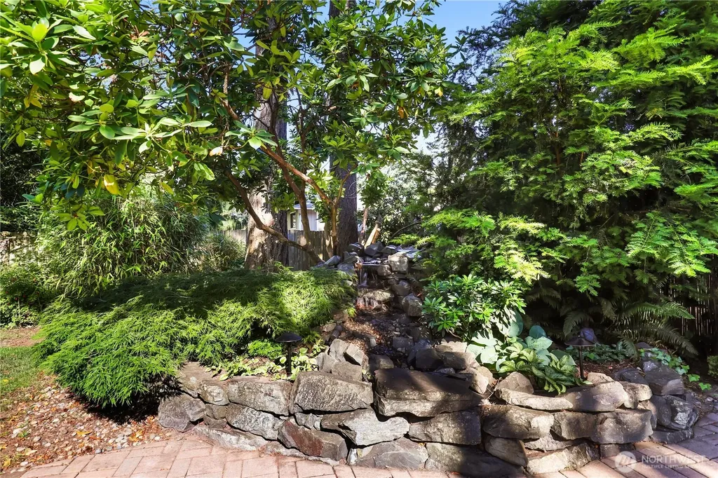 5121 Sunset Drive W University Place WA 98467