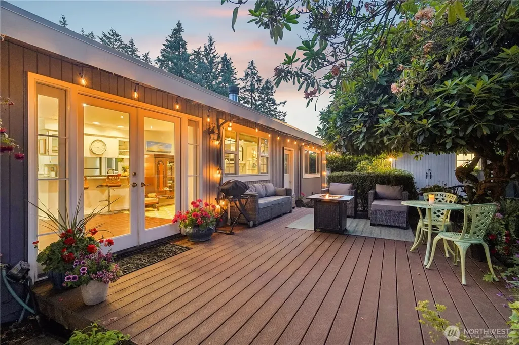 5121 Sunset Drive W University Place WA 98467