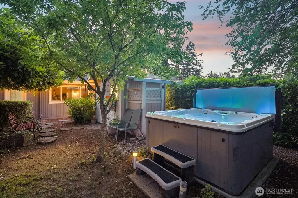 5121 Sunset Drive W University Place WA 98467