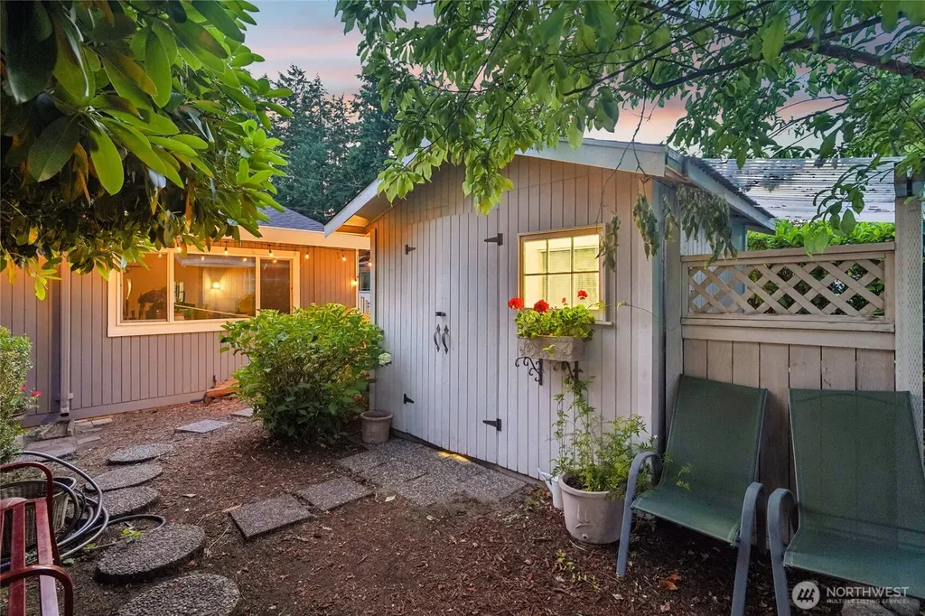 5121 Sunset Drive W University Place WA 98467
