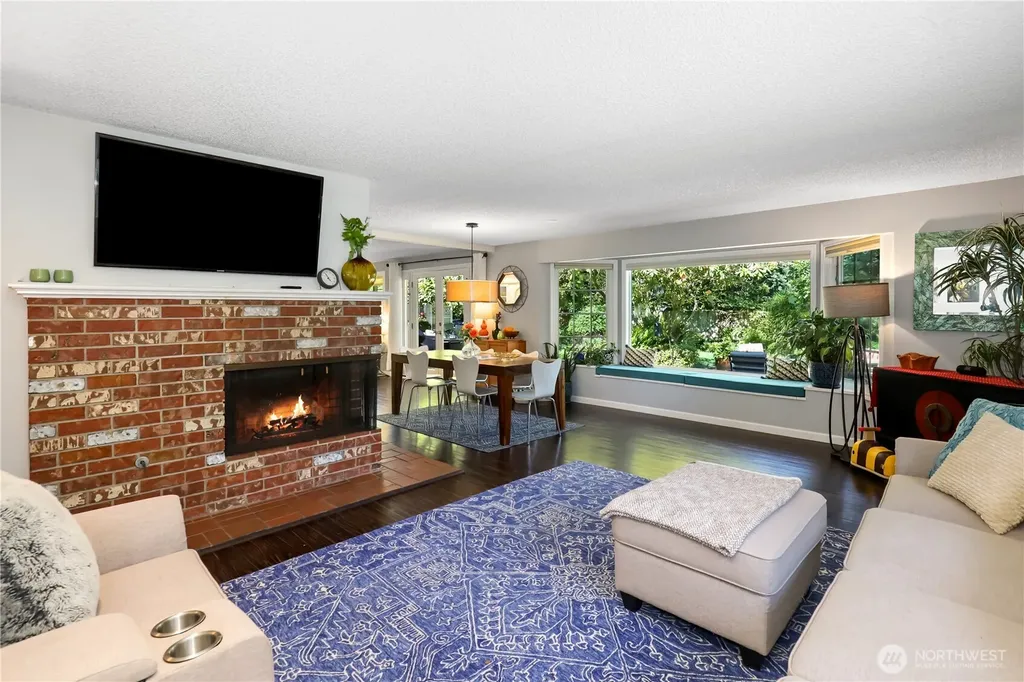 5121 Sunset Drive W University Place WA 98467