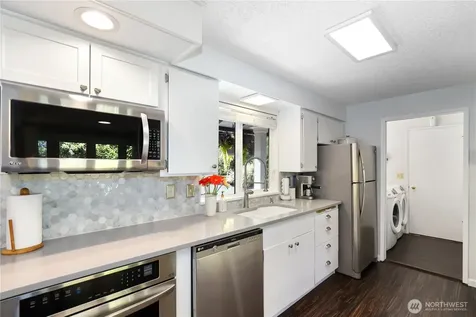 5121 Sunset Drive W University Place WA 98467
