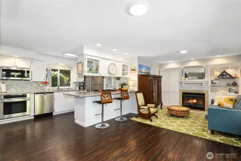 5121 Sunset Drive W University Place WA 98467