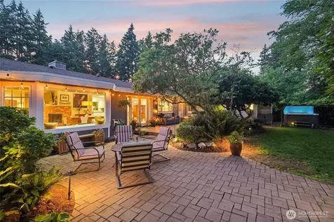 5121 Sunset Drive W University Place WA 98467