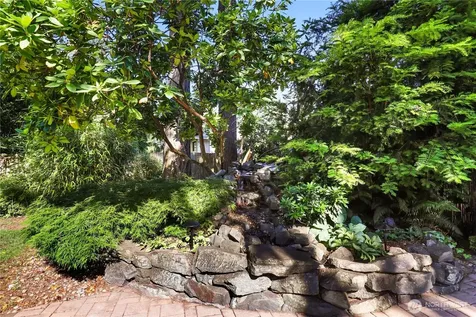 5121 Sunset Drive W University Place WA 98467