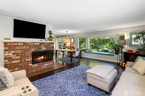 5121 Sunset Drive W University Place WA 98467