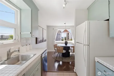 4324 Phinney Avenue N Seattle WA 98103