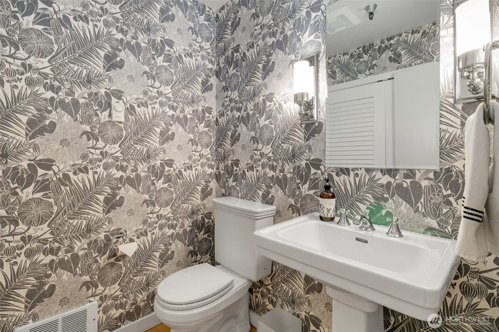 1406 Harvard Avenue Seattle WA 98122
