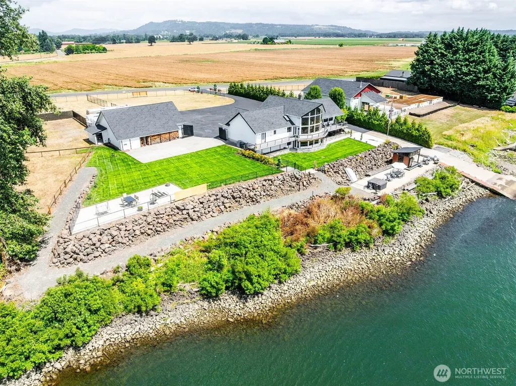 2207 Dike Road Woodland WA 98674