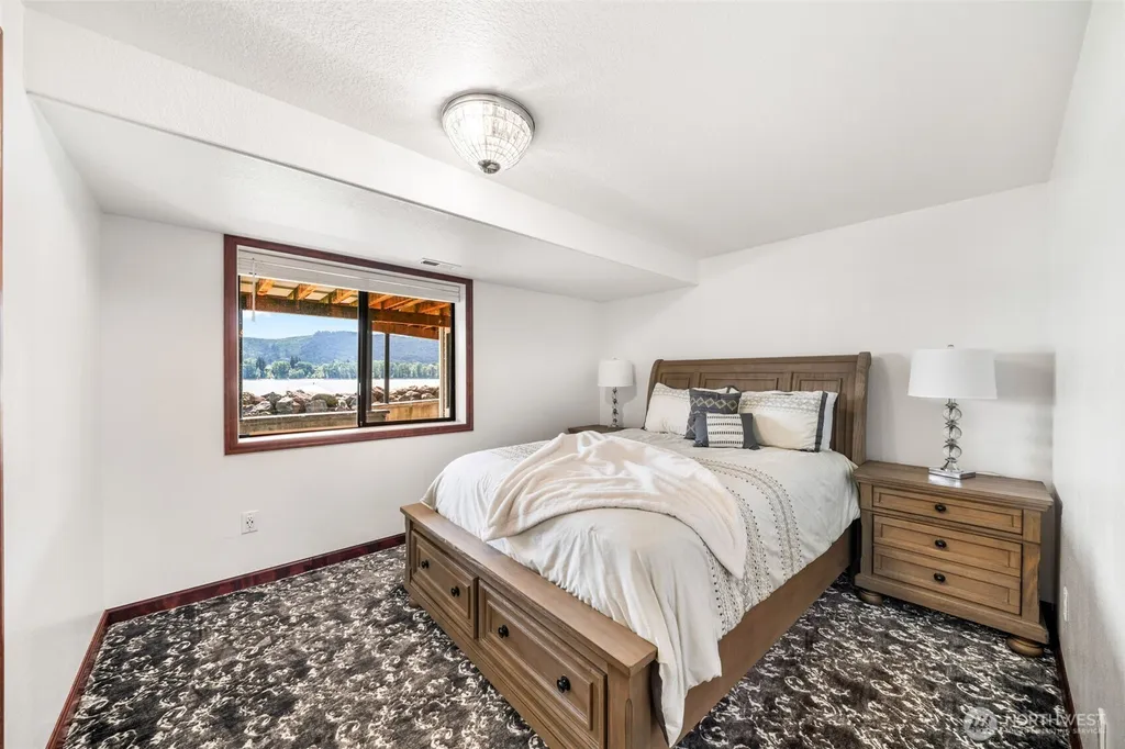 2207 Dike Road Woodland WA 98674