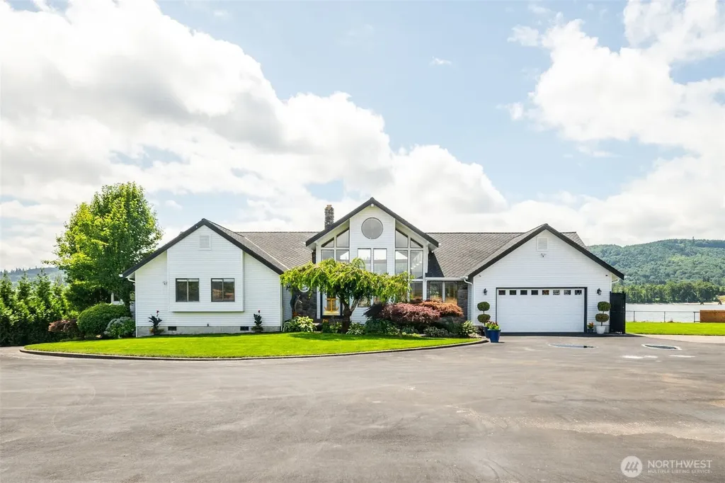 2207 Dike Road Woodland WA 98674