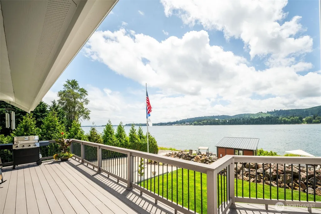 2207 Dike Road Woodland WA 98674