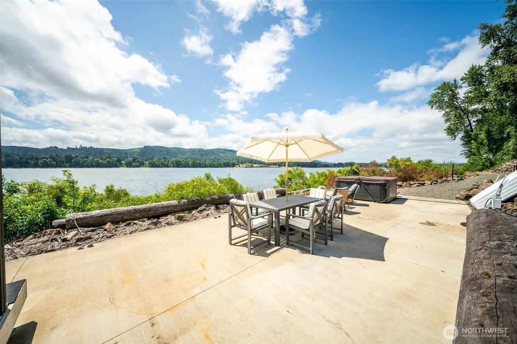 2207 Dike Road Woodland WA 98674