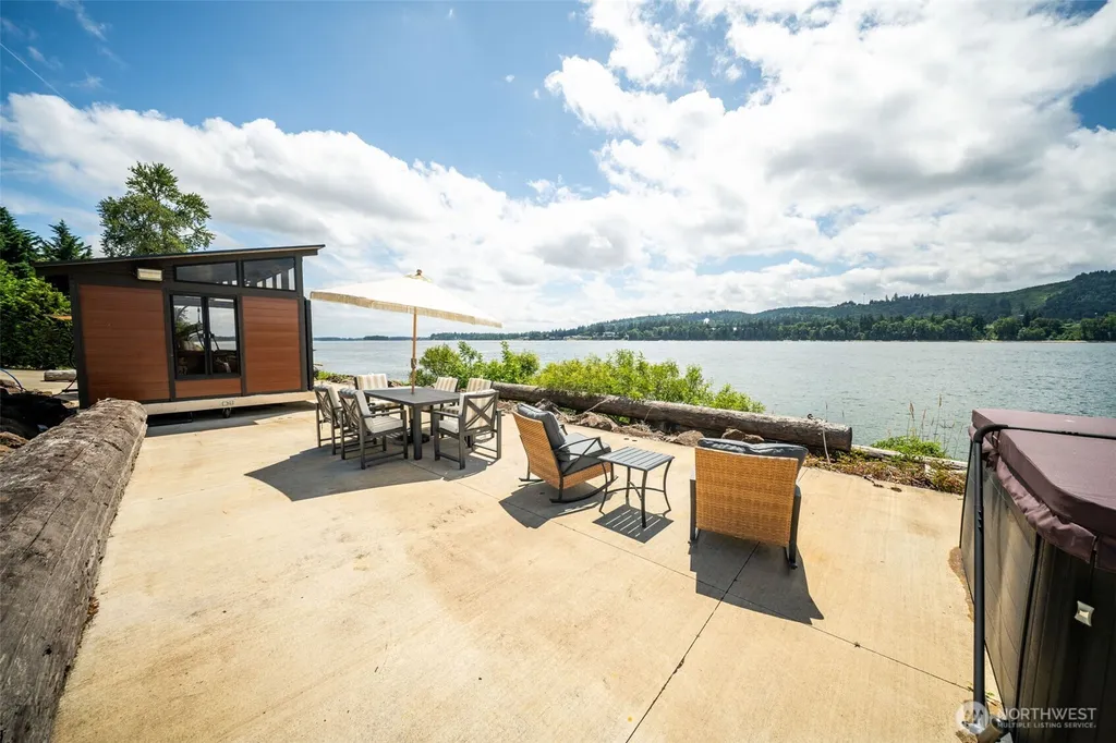 2207 Dike Road Woodland WA 98674