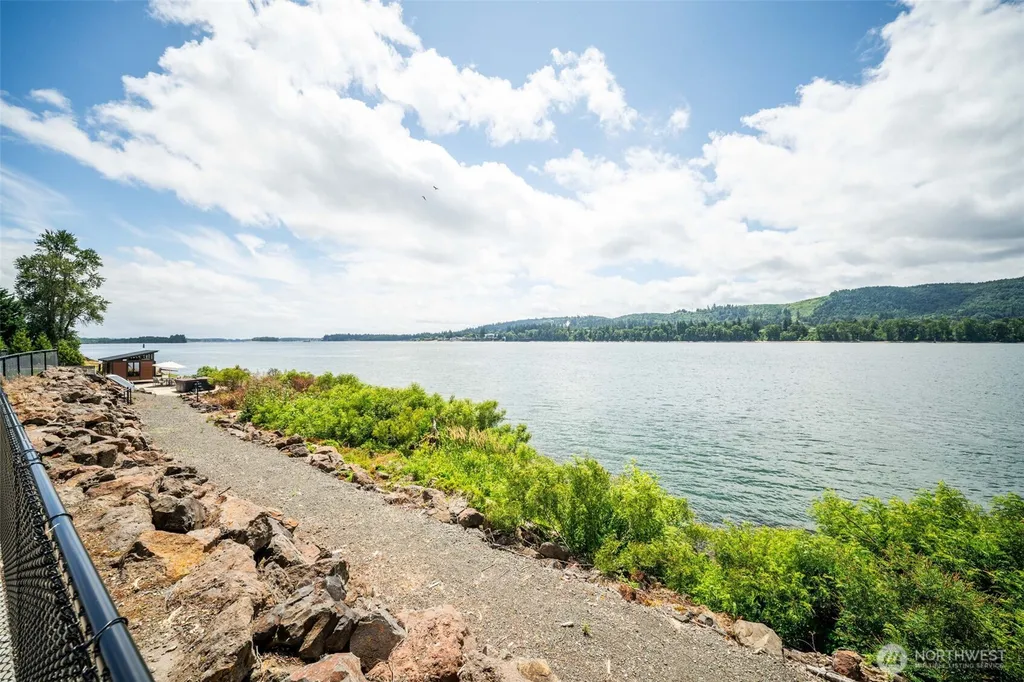 2207 Dike Road Woodland WA 98674