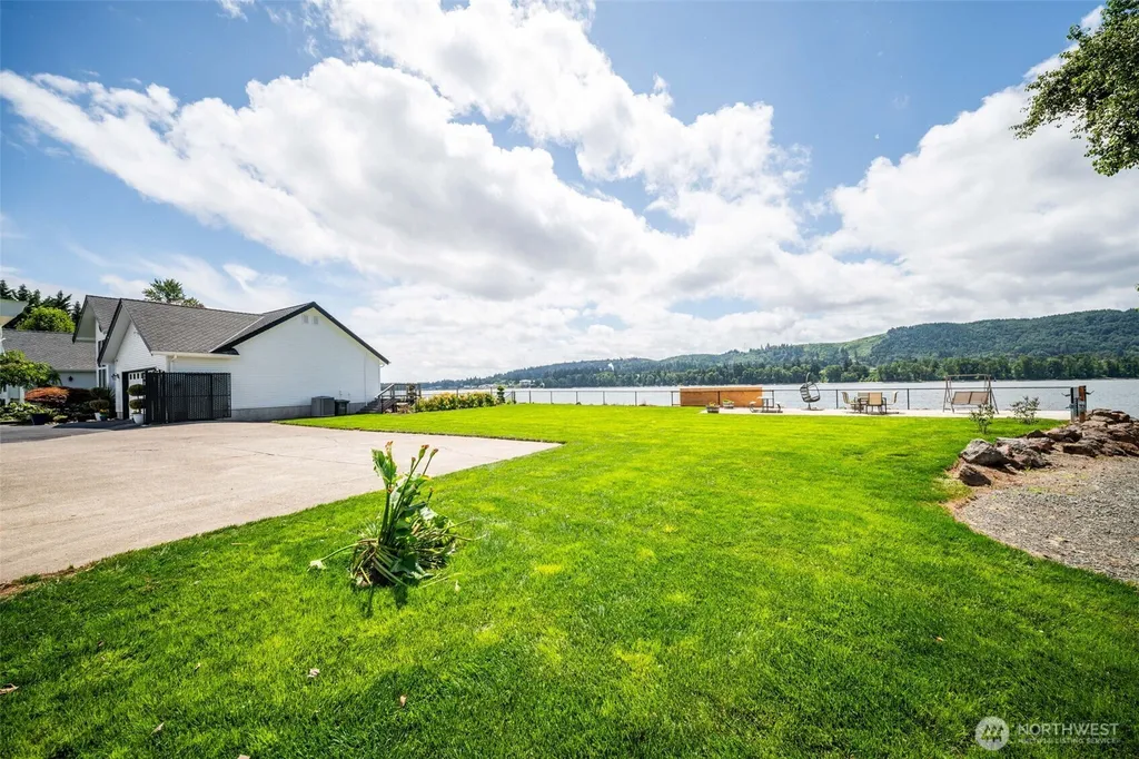 2207 Dike Road Woodland WA 98674