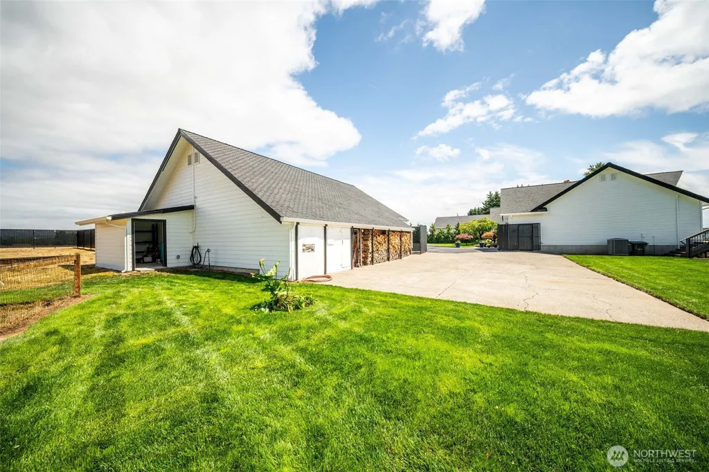 2207 Dike Road Woodland WA 98674