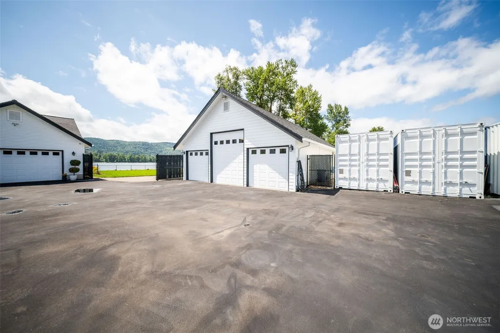 2207 Dike Road Woodland WA 98674