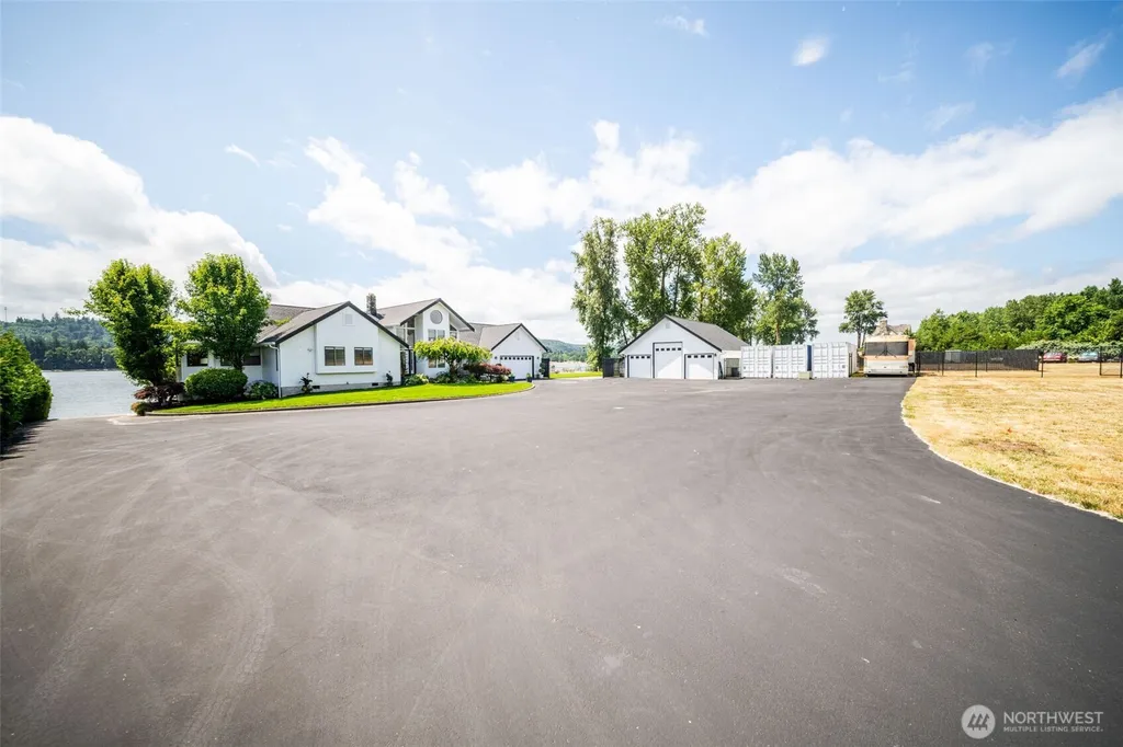 2207 Dike Road Woodland WA 98674