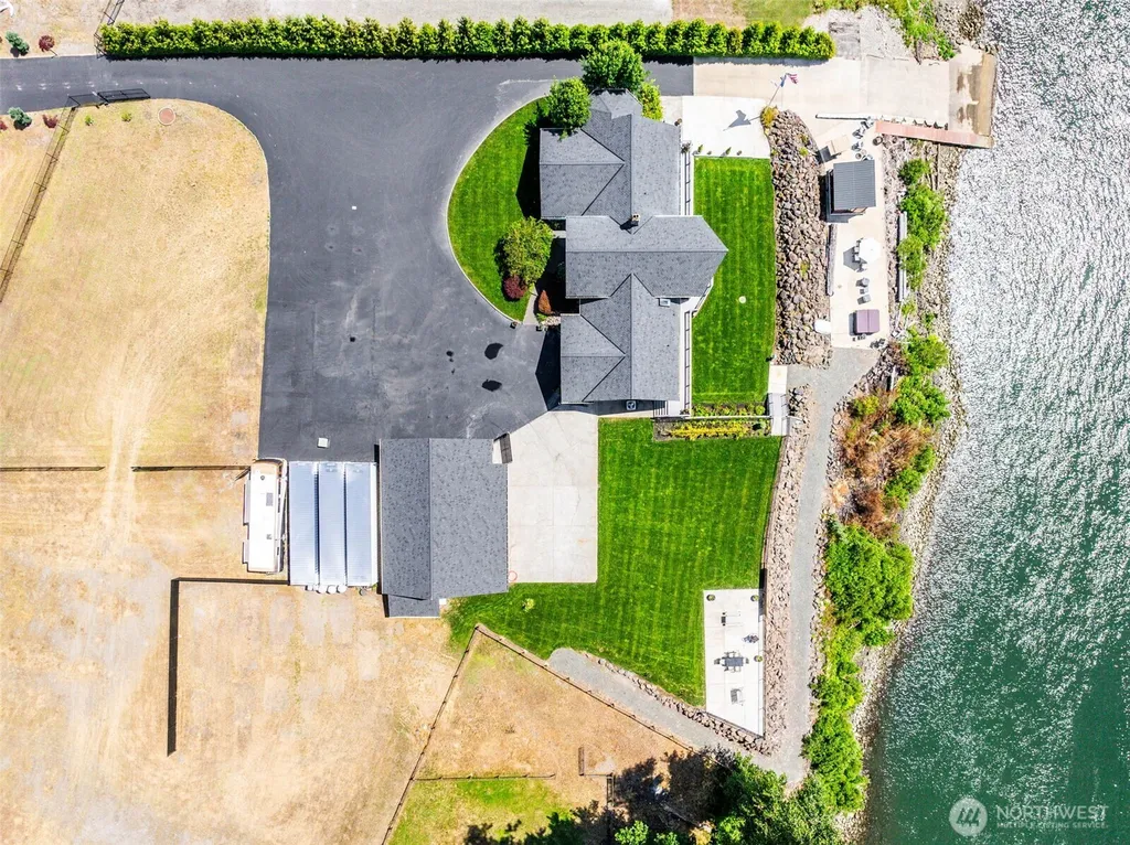 2207 Dike Road Woodland WA 98674