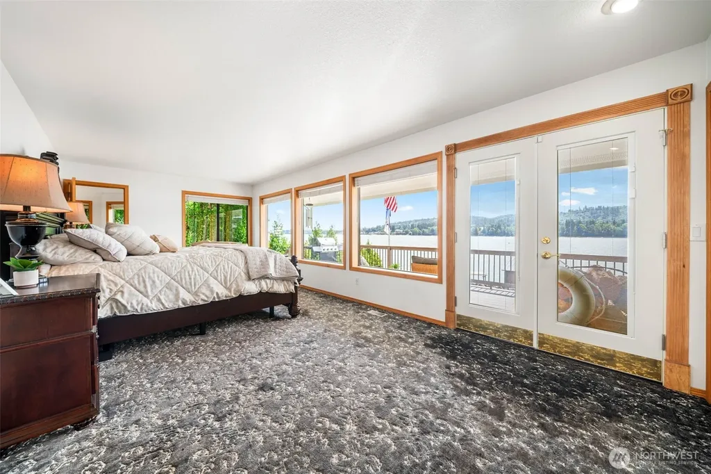 2207 Dike Road Woodland WA 98674