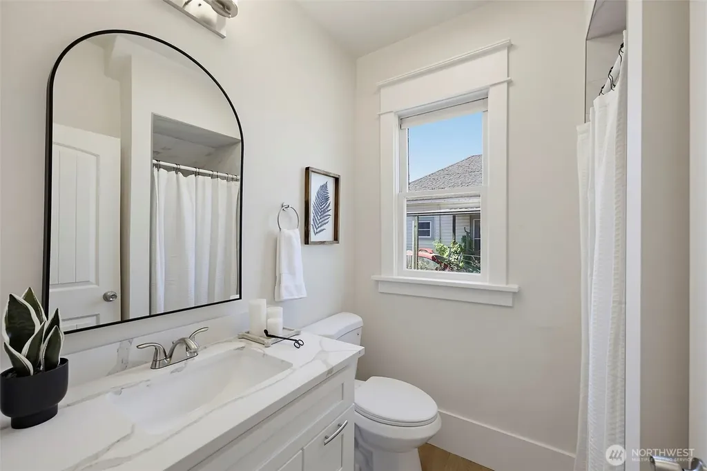 1118 Thompson Street Sumner WA 98390