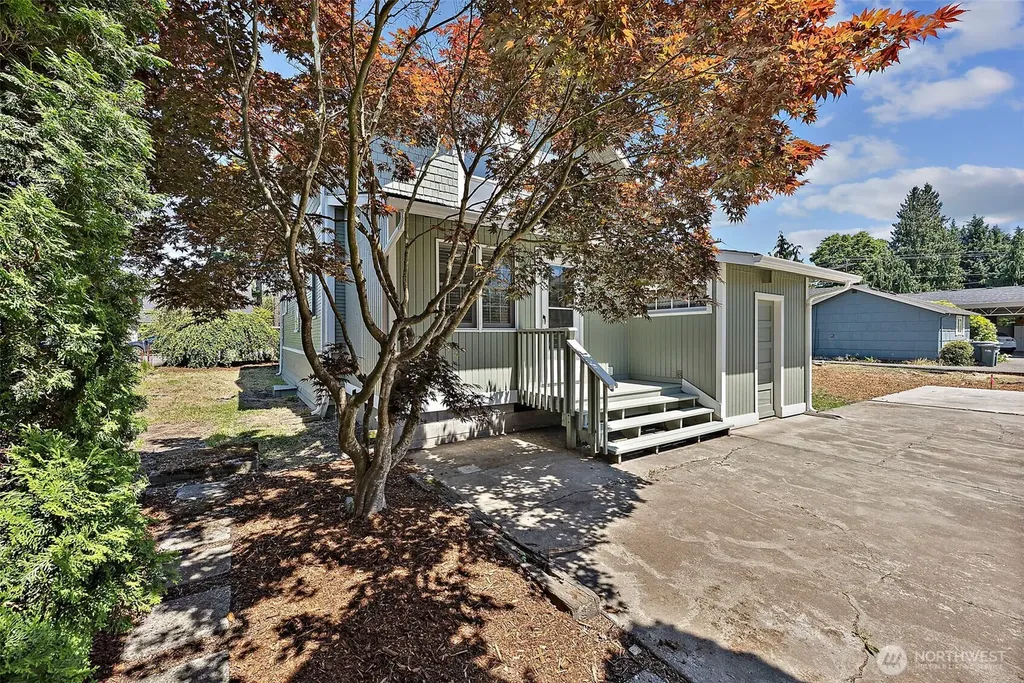 1118 Thompson Street Sumner WA 98390