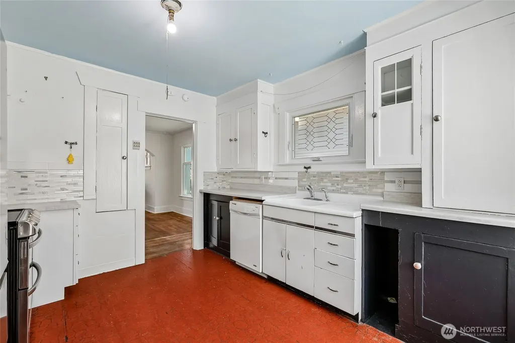 4055 Latona Avenue NE Seattle WA 98105