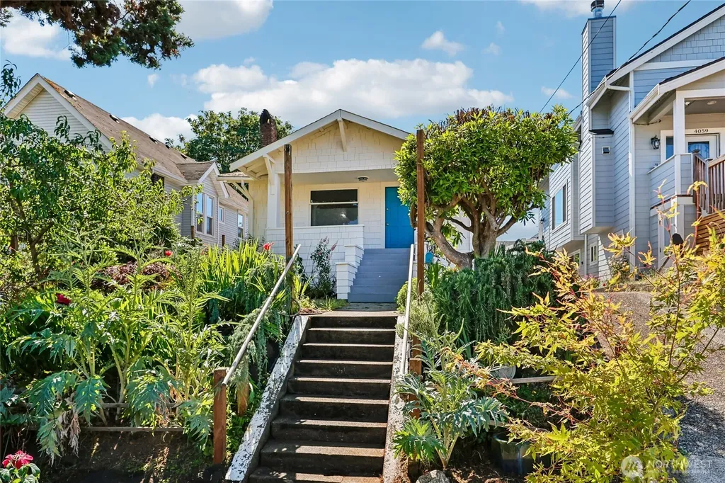4055 Latona Avenue NE Seattle WA 98105