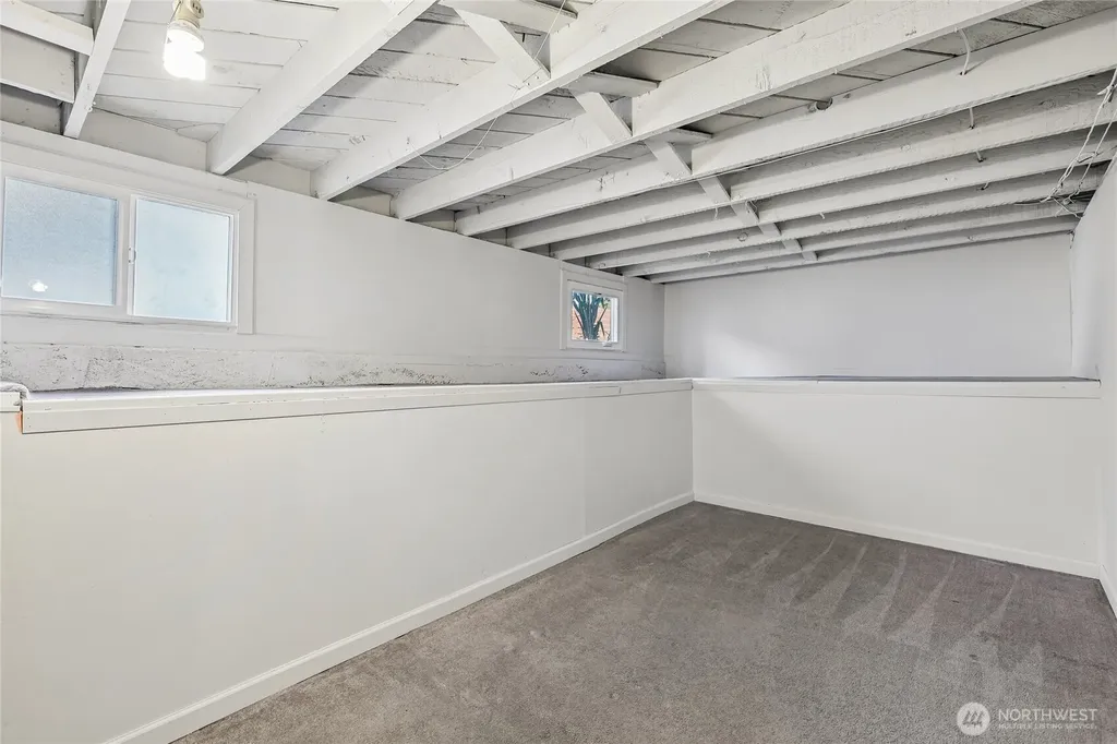 4055 Latona Avenue NE Seattle WA 98105