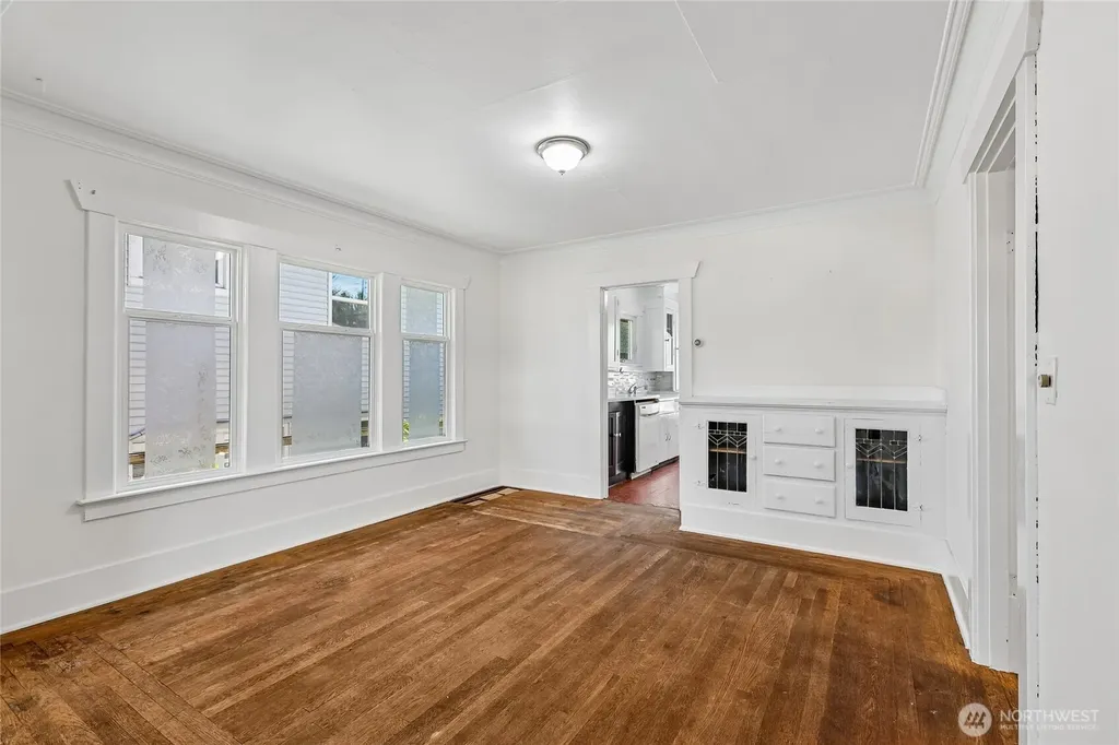 4055 Latona Avenue NE Seattle WA 98105