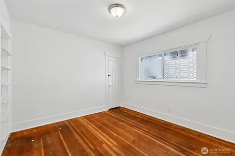 4055 Latona Avenue NE Seattle WA 98105