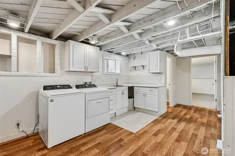 4055 Latona Avenue NE Seattle WA 98105