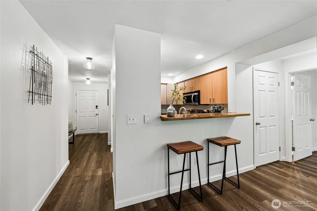 2530 15th Avenue W Seattle WA 98119