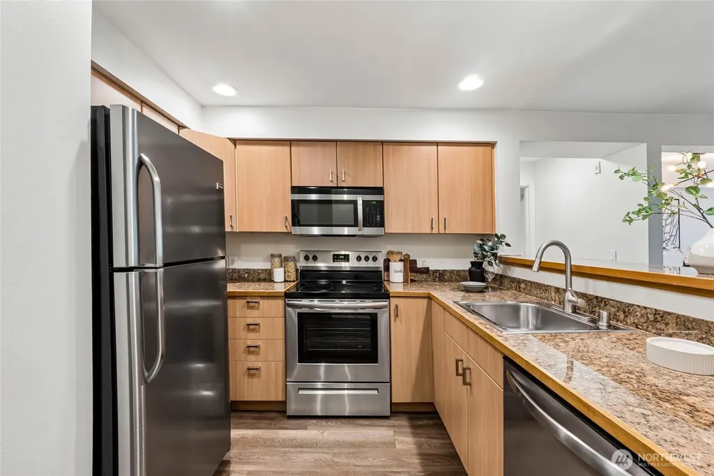 2530 15th Avenue W Seattle WA 98119