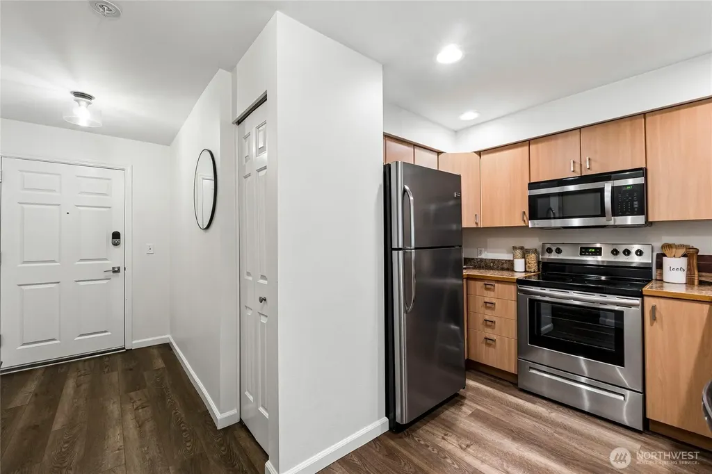 2530 15th Avenue W Seattle WA 98119
