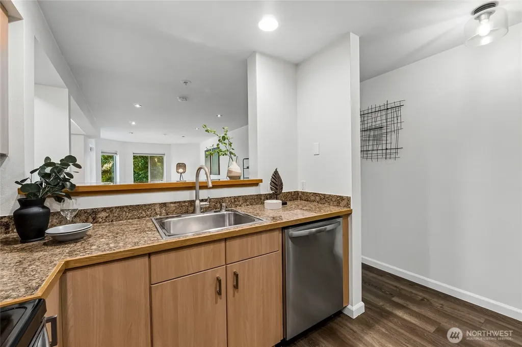 2530 15th Avenue W Seattle WA 98119