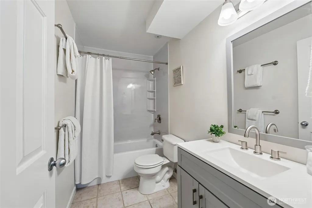2530 15th Avenue W Seattle WA 98119