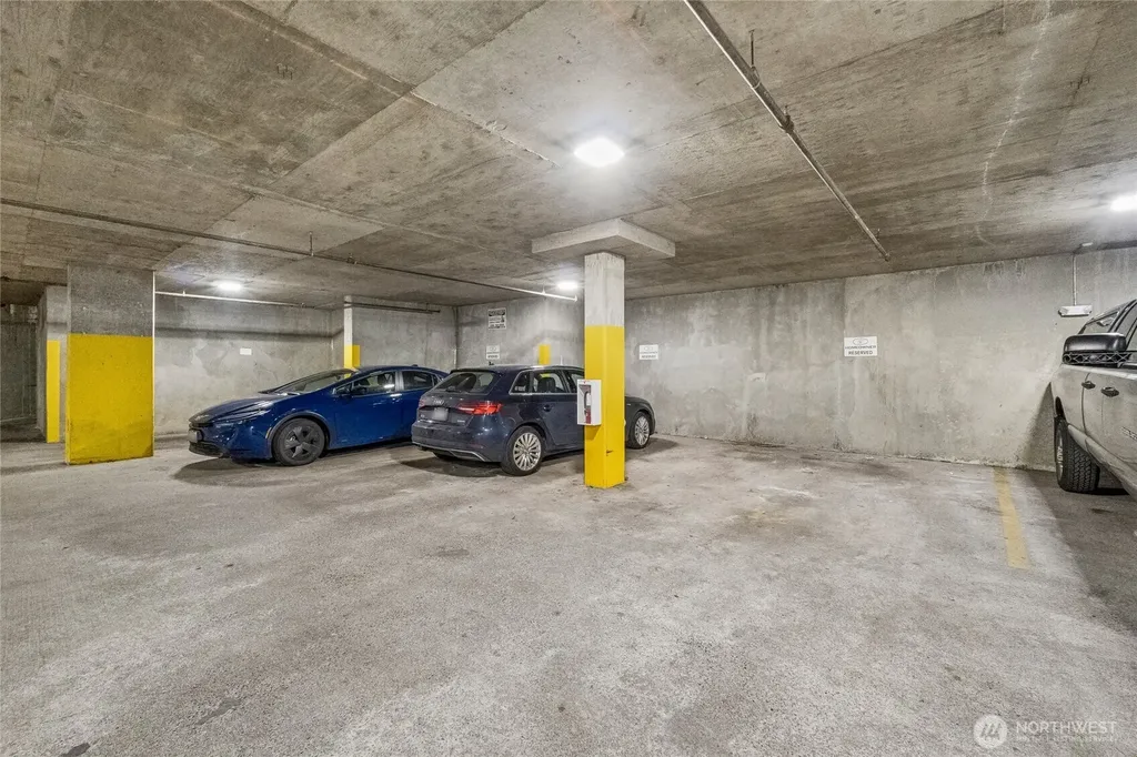 2530 15th Avenue W Seattle WA 98119