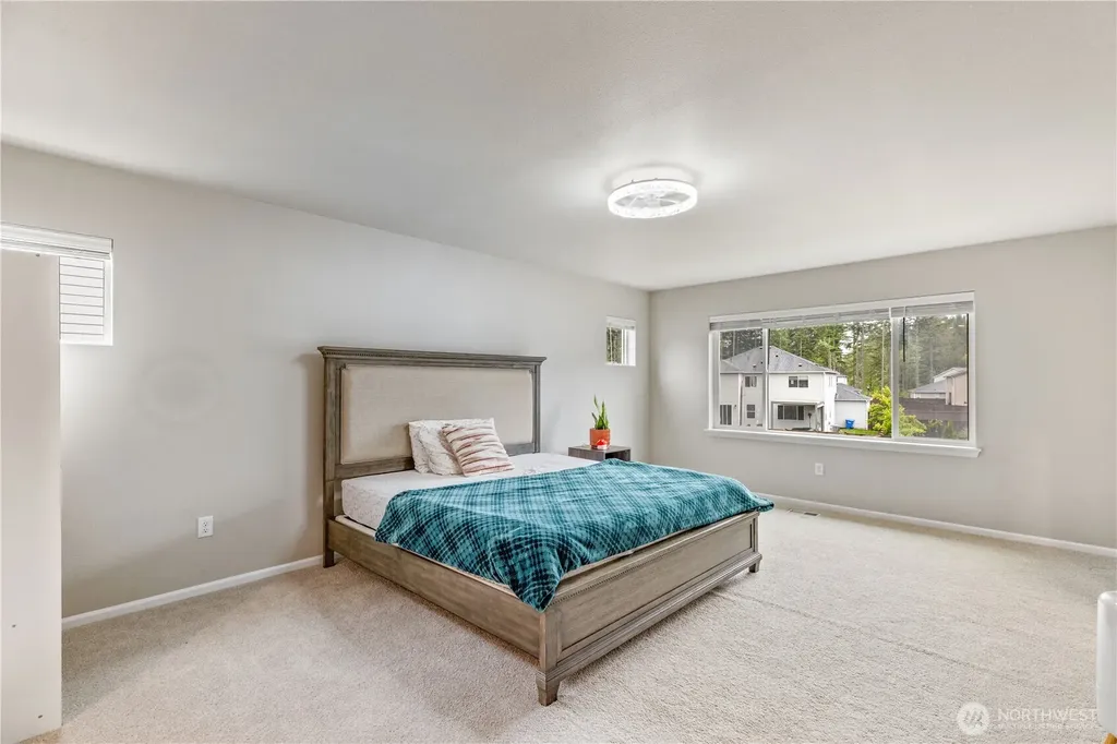 17621 Crossing Drive E Puyallup WA 98374