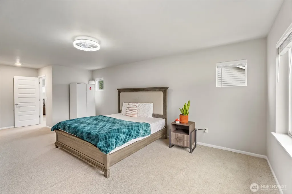 17621 Crossing Drive E Puyallup WA 98374