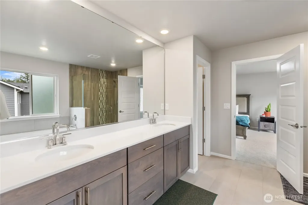 17621 Crossing Drive E Puyallup WA 98374