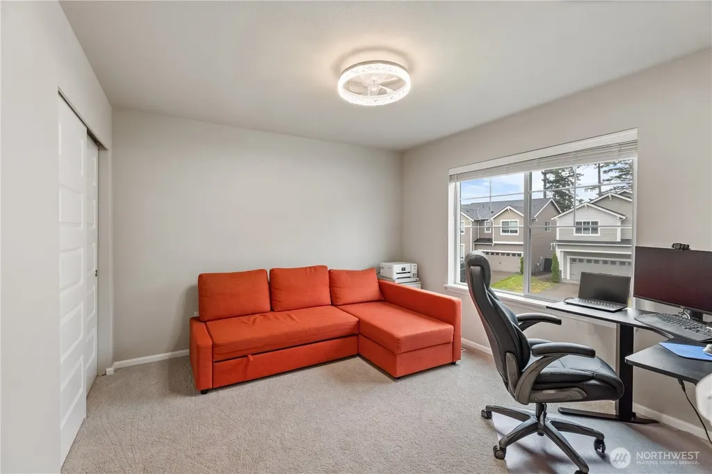 17621 Crossing Drive E Puyallup WA 98374