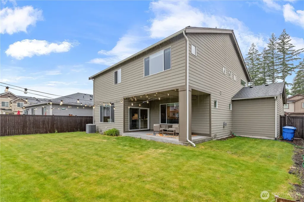 17621 Crossing Drive E Puyallup WA 98374